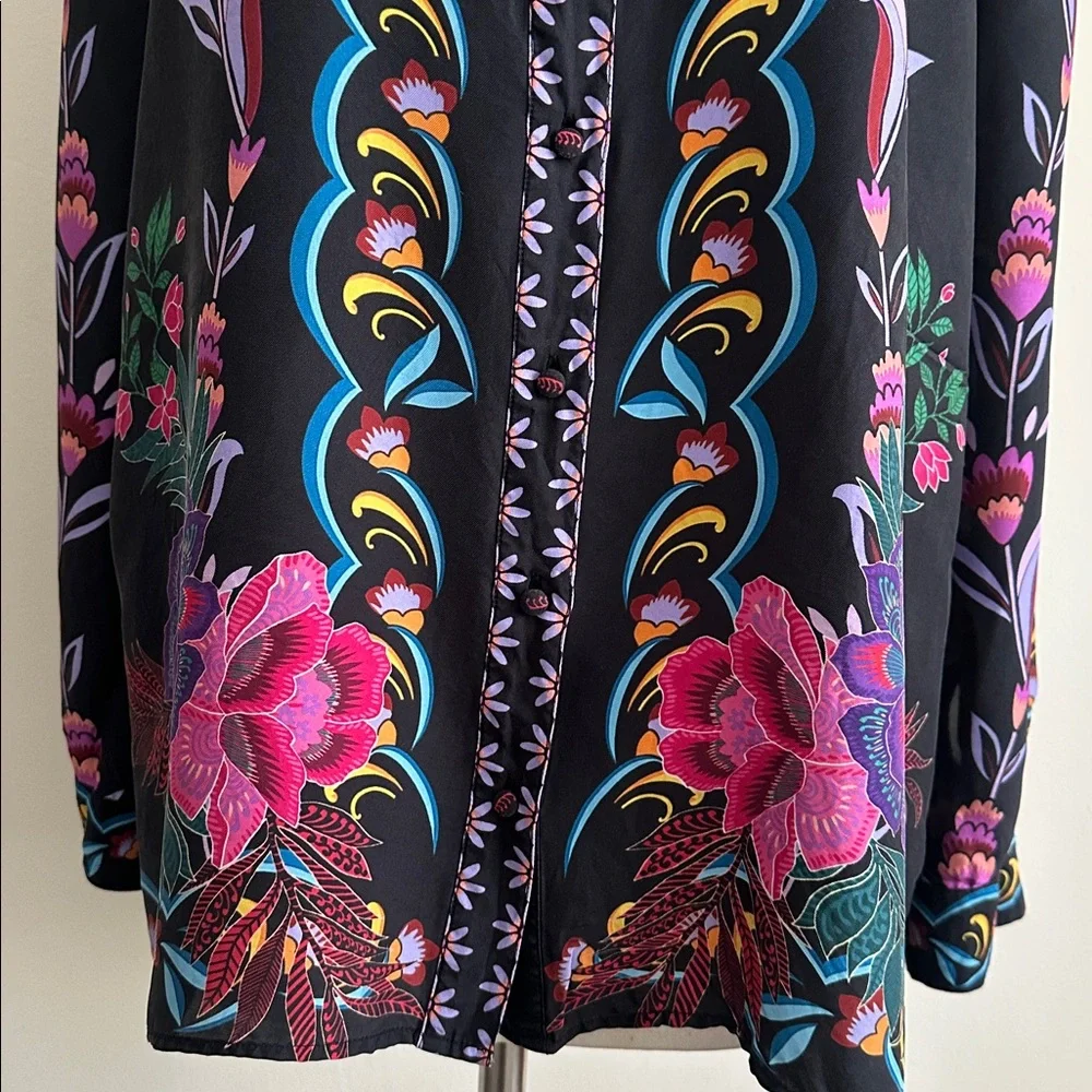 Johnny Was Rosalynda Printed Button Down Silk Blend Floral Black Blouse sz Med - Picture 4 of 6